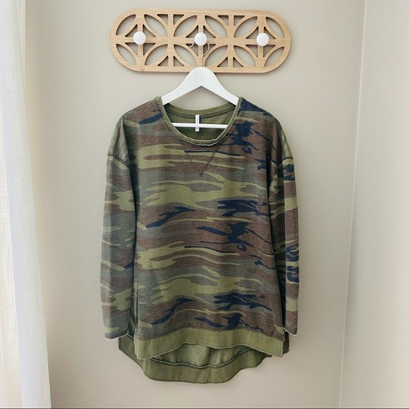 Z Supply Oversized Pullover Camo Top Green Sz XS - Picture 1 of 9
